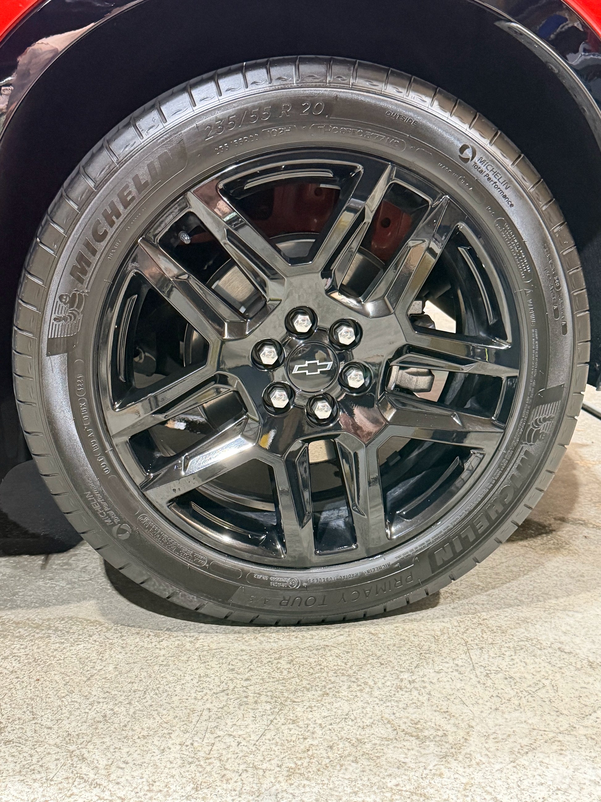 Clean wheel and tire