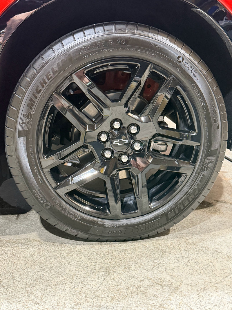 Clean wheel and tire